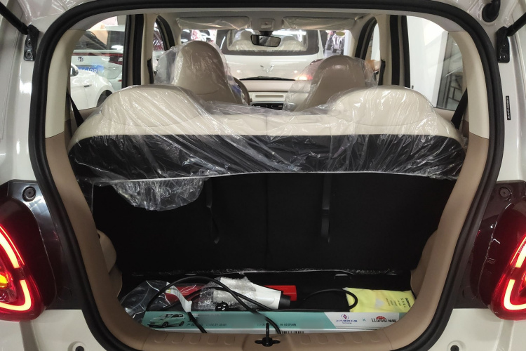 五菱汽车 宏光MINIEV 2025款 四门版 进阶款机舱底盘23