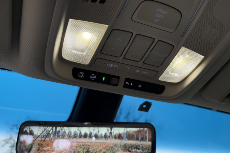 别克GL8 2022款 ES陆尊 653T 尊享型中控内饰7008