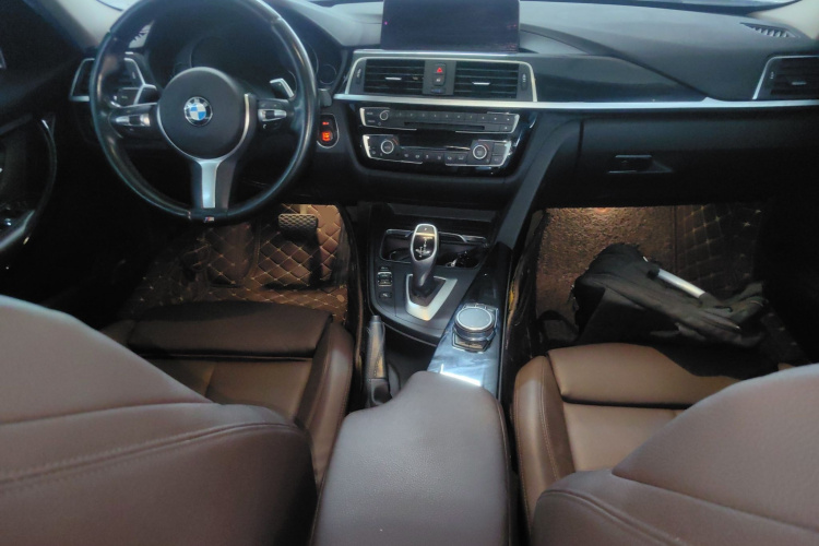 宝马3系 2018款 320Li 领先型M运动套装中控内饰12