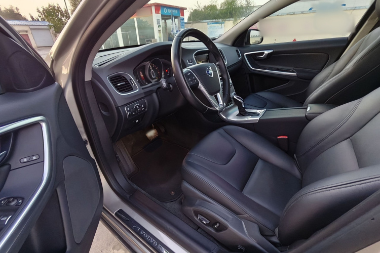 沃尔沃S60 2016款 S60L T4 智远版中控内饰7003