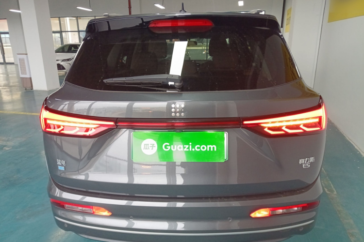 蓝电E5 2024款 荣耀版 100KM尊享型 7座车身外观6004