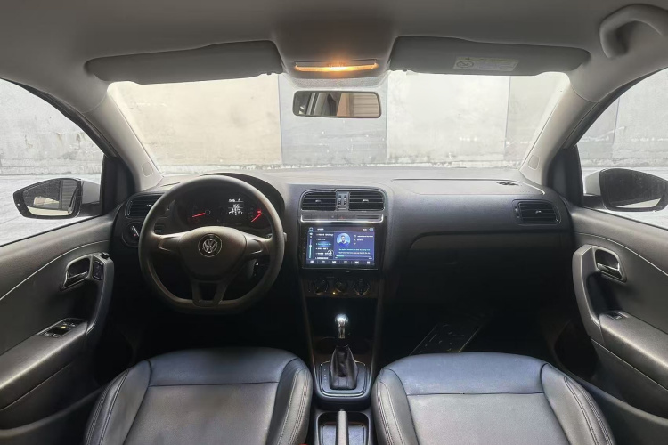 大众 Polo 2016款 1.4L 自动风尚型中控内饰7003