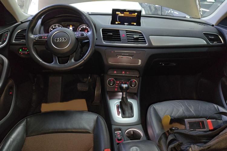 奥迪Q3 2018款 30周年年型 30 TFSI 时尚型中控内饰7002