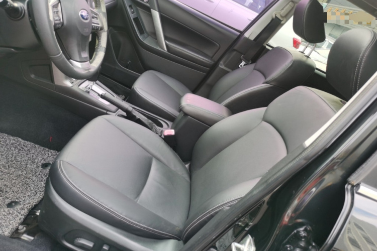 斯巴鲁 森林人 2013款 2.5i 自动精英版局部细节19