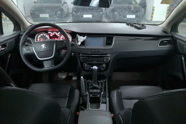 标致508 2013款 2.0L 两周年纪念 自动天窗经典版中控内饰12