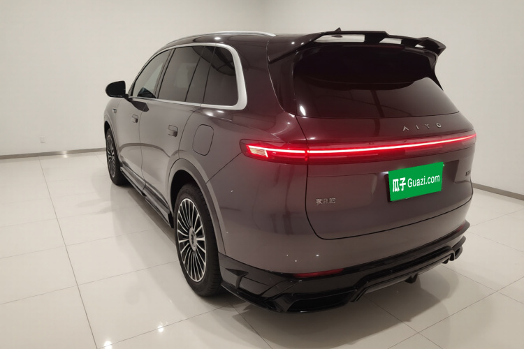 鸿蒙智行 问界M7 2026款 增程 Max四驱版 5座车身外观5