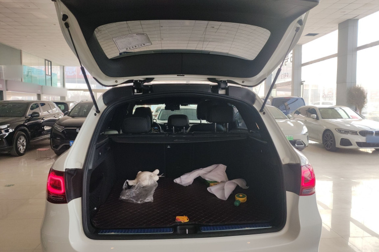 奔驰GLC 2022款 改款三 GLC 300 L 4MATIC 豪华型机舱底盘23