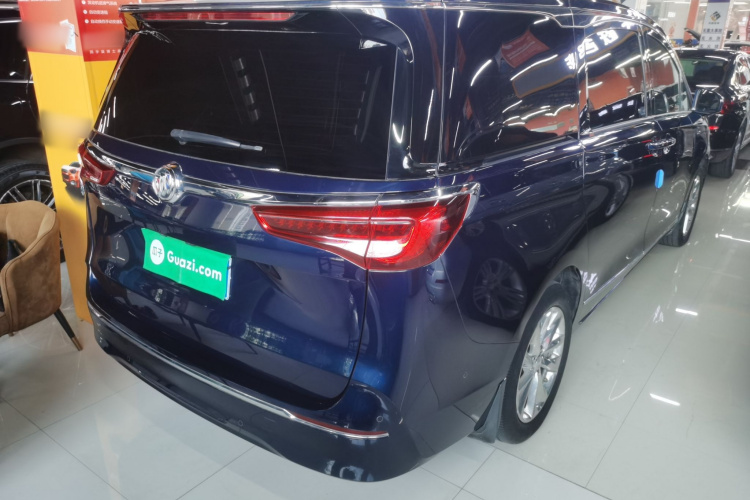 别克GL8 2020款 Avenir艾维亚 四座尊礼版车身外观7