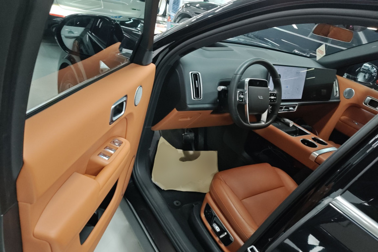 理想汽车 理想L8 2023款 Pro中控内饰20