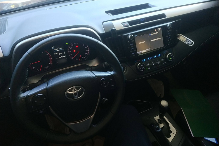 丰田 RAV4荣放 2016款 2.5L 自动四驱精英版中控内饰12