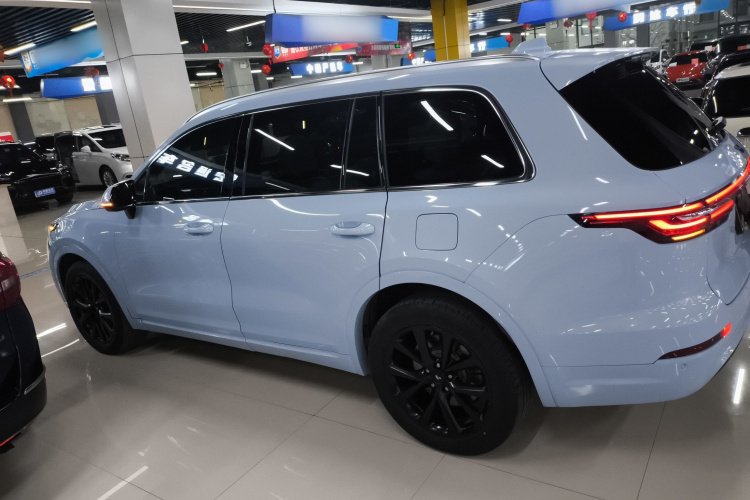 理想汽车 理想ONE 2020款 增程6座版车身外观4