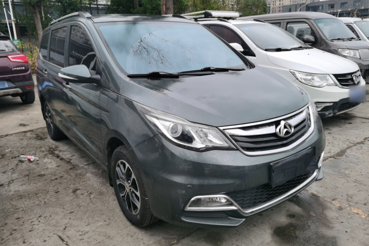 长安凯程 长安欧尚A600 2016款 1.5L 手动豪华型7座车身外观3