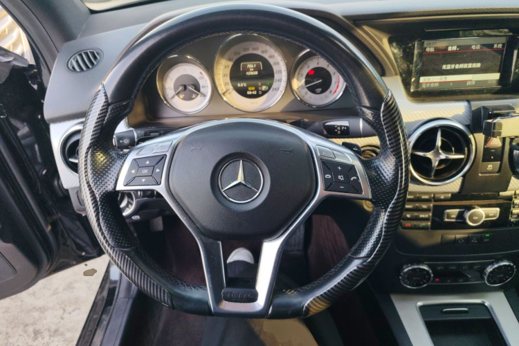奔驰GLK级 2014款 GLK 200 标准型中控内饰13