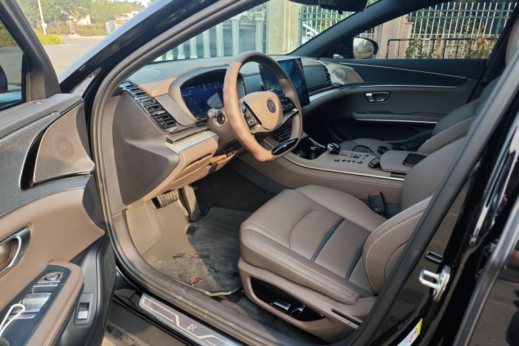 比亚迪 汉 2025款 DM-i 125KM精英型中控内饰20