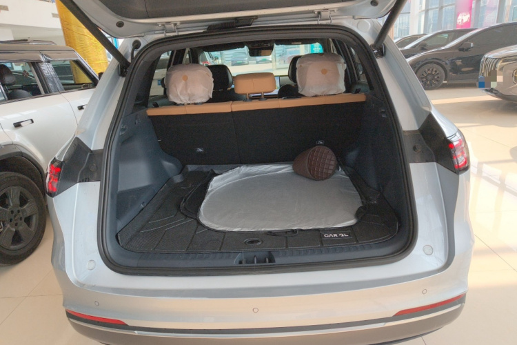 吉利银河 银河星舰7 EM-i 2025款 120km 探索+版机舱底盘23