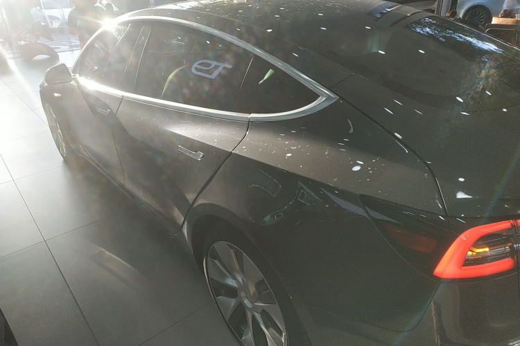 特斯拉 Model 3(进口) 2019款 Performance高性能全轮驱动版车身外观4