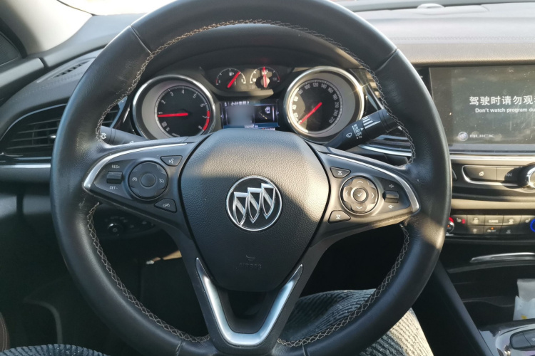 别克 君威 2017款 20T 精英型中控内饰13