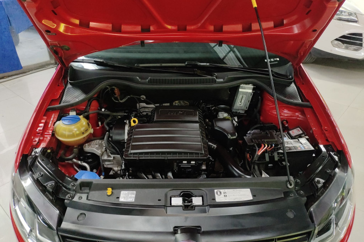 大众 Polo 2018款 1.5L 自动安享型机舱底盘24