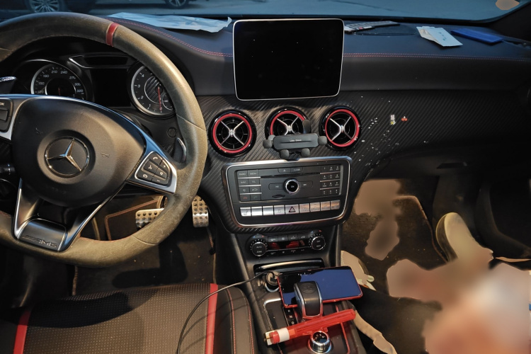 奔驰A级AMG(进口) 2017款 改款 AMG A 45 4MATIC中控内饰7002