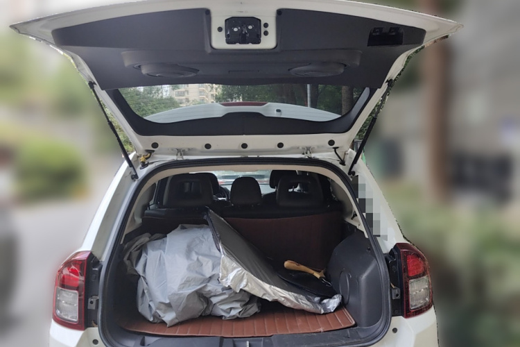 Jeep 指南者(进口) 2013款 2.0L 两驱豪华版中控内饰23