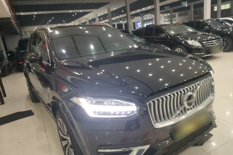 沃尔沃XC90新能源 2022款 E驱混动 T8 智尊豪华版 7座车身外观3