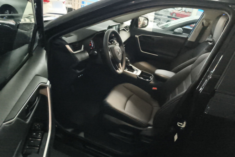 丰田 RAV4荣放 2024款 2.0L CVT两驱都市版中控内饰7003