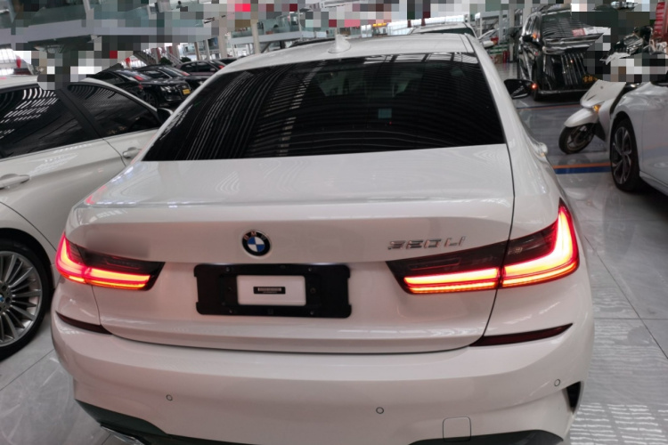宝马3系 2021款 320Li M运动套装车身外观6