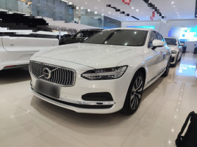 沃尔沃S90 2022款 B5 智逸豪华版