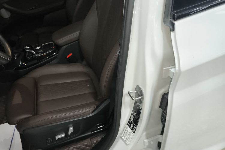 宝马X3 2022款 xDrive30i 领先型 M曜夜套装局部细节19