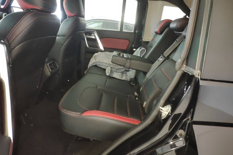 北京BJ40 2018款 PLUS 2.3T 自动四驱尊享版 国V中控内饰21