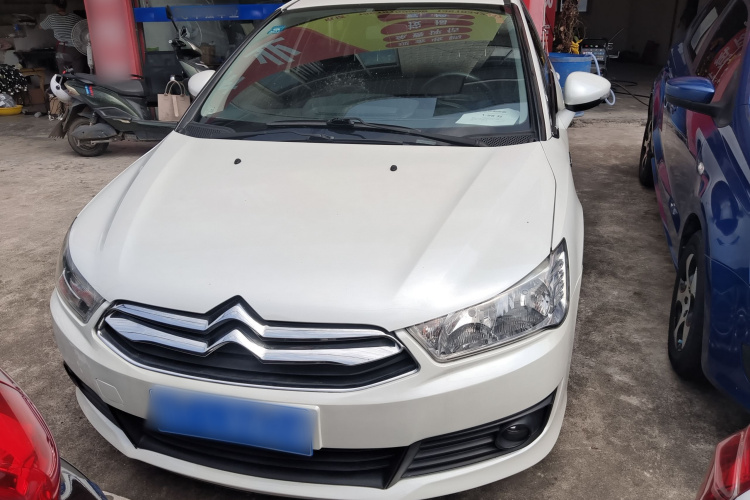 雪铁龙 世嘉 2016款 经典 三厢 1.6L 手动品尚型车身外观6001