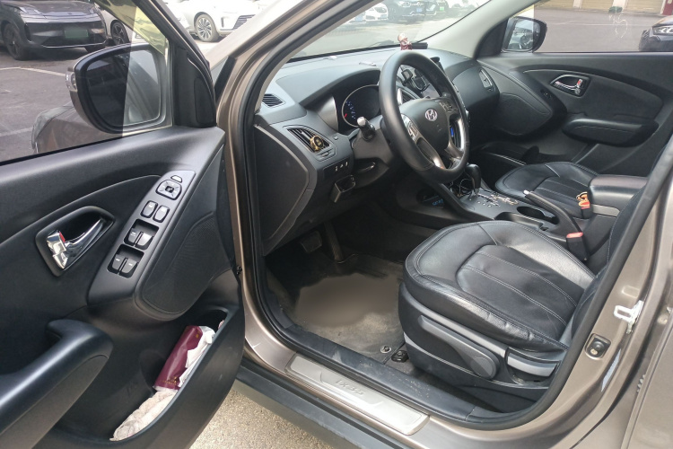 北京现代ix35 2010款 2.0L 自动四驱尊贵版GLS中控内饰7003