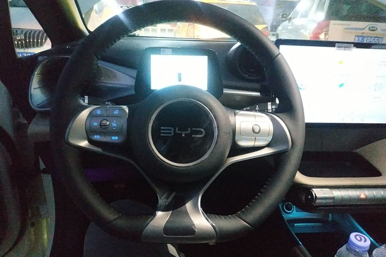 比亚迪 海豚 2025款 420km 自由版局部细节13