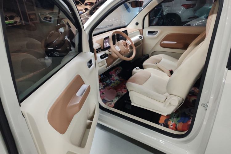 五菱汽车 宏光MINIEV 2024款 第三代 215km 进阶版中控内饰7003