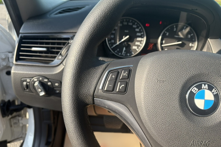 宝马X1 2014款 sDrive18i 时尚型局部细节9014