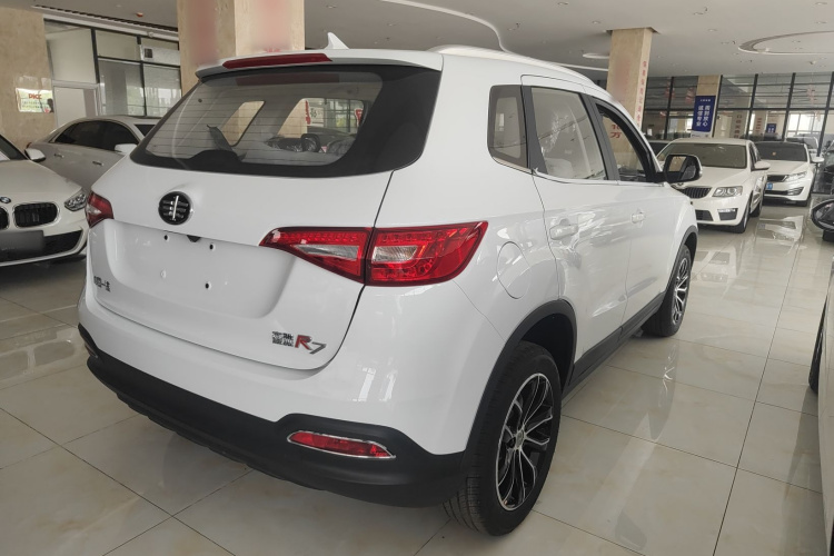 一汽 森雅R7 2024款 1.5L 自动舒适型车身外观6003