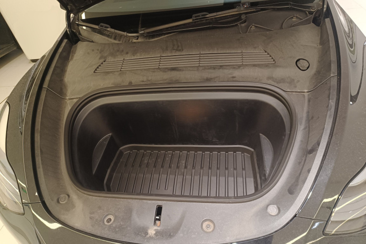 特斯拉 Model Y 2022款 改款 后轮驱动版机舱底盘24