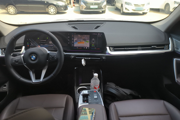 宝马X1 2023款 sDrive25Li X设计套装中控内饰12