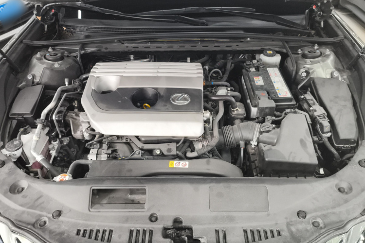 雷克萨斯ES 2021款 200 卓越版机舱底盘24