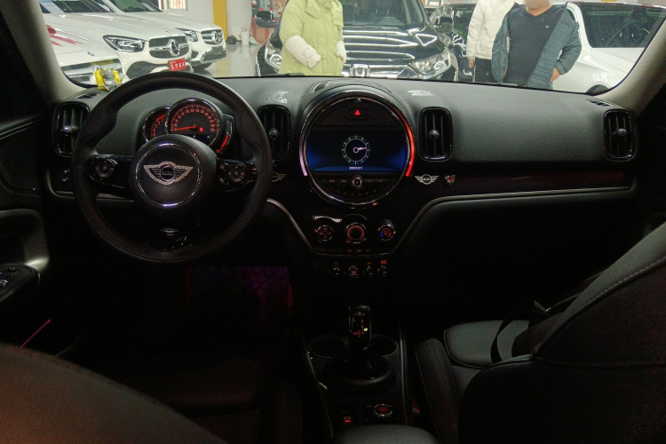 MINI Countryman 2020款 1.5T COOPER 鉴赏家中控内饰12