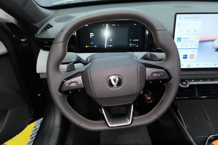 长安UNI-V 2025款 第三代 2.0T 劲擎型中控内饰13