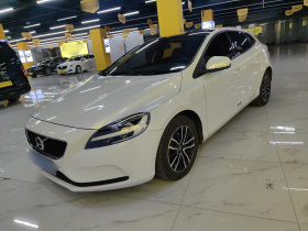 沃尔沃V40 2019款 T3 智逸版