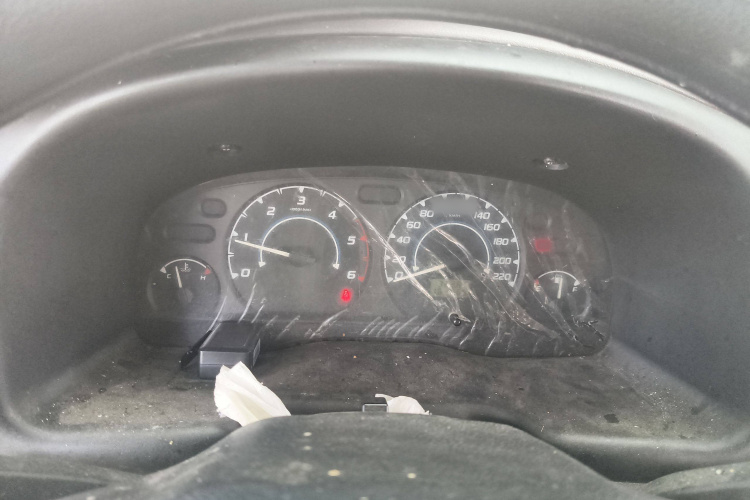 江铃 特顺 2019款 2.8T商运型长轴中顶7座后单胎国VI JX493局部细节14