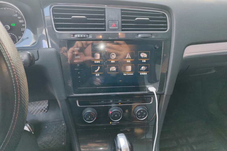 大众 高尔夫 2020款 200TSI DSG舒适进取版局部细节16