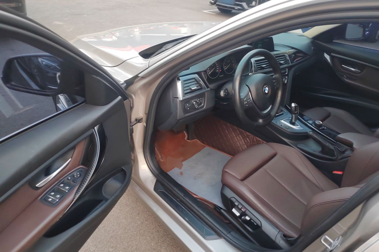 宝马3系 2018款 320Li 时尚型中控内饰20