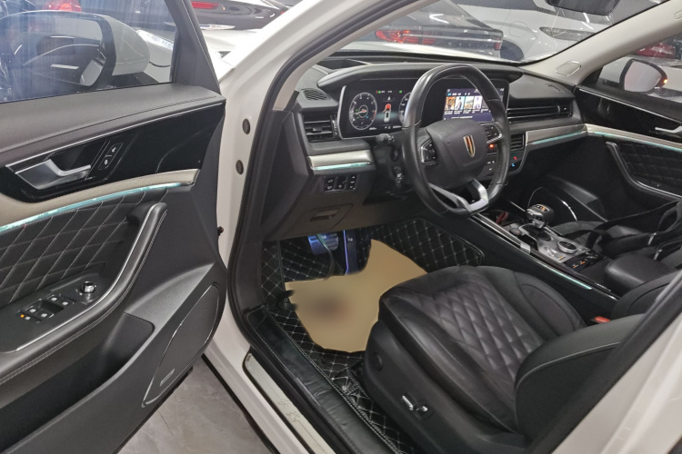 红旗HS5 2019款 2.0T 智联旗享四驱版中控内饰7003