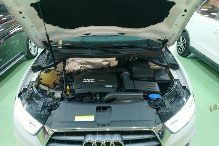 奥迪Q3 2017款 40 TFSI quattro 全时四驱运动型机舱底盘24