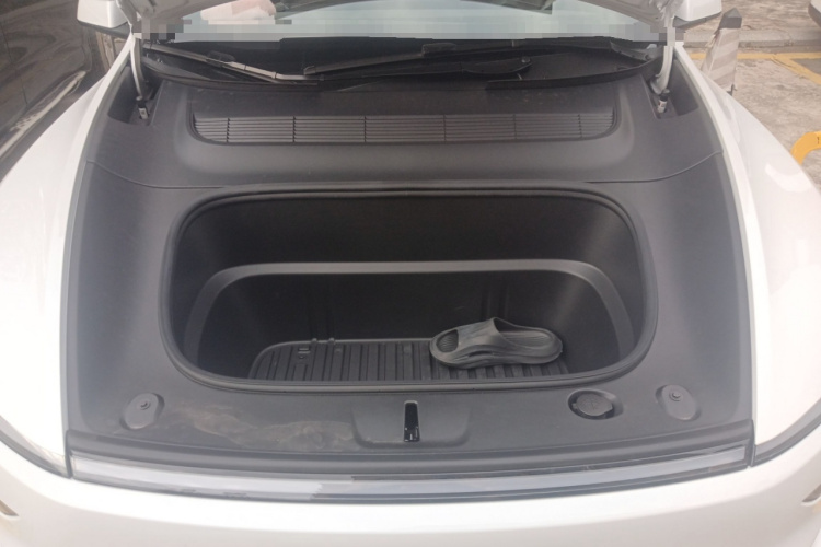 特斯拉 Model Y L 2025款 长续航全轮驱动版局部细节24