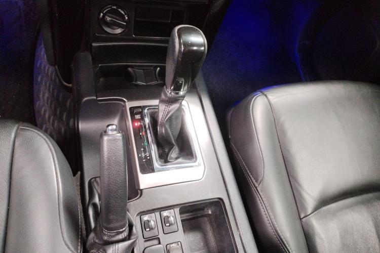 丰田 普拉多 2016款 2.7L 自动标准版中控内饰18