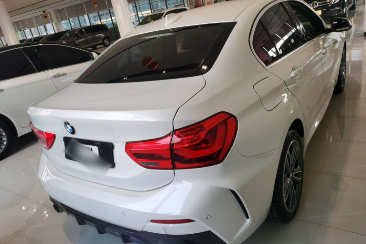 宝马1系 2021款 改款 120i M运动版车身外观6004